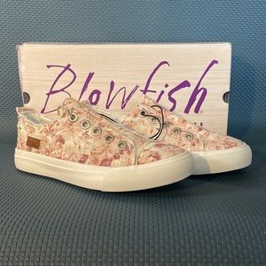 Blowfish Malibu Vegan Taupe Leaf Canvas Women Shoe Size 6